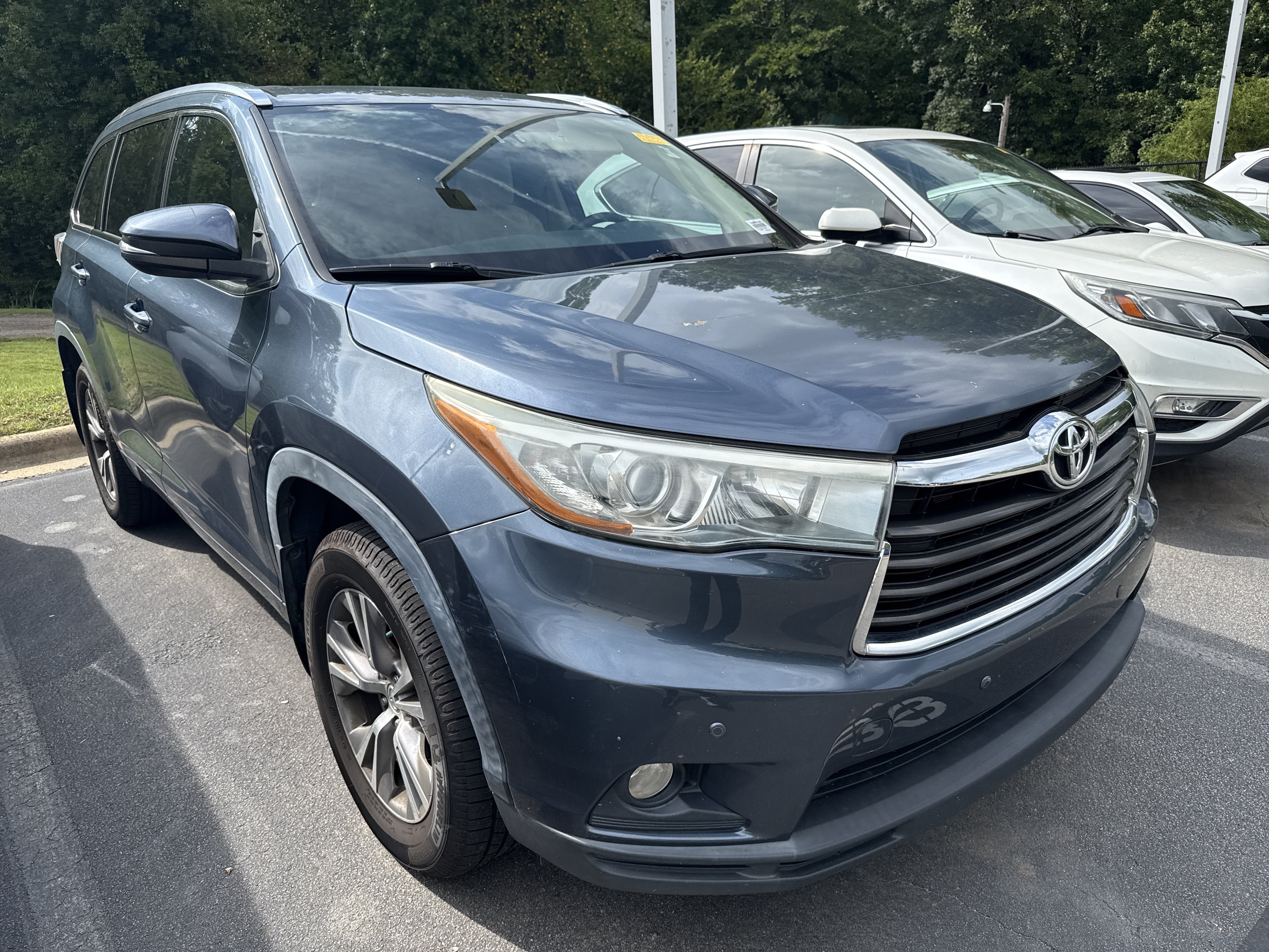 Used 2015 Toyota Highlander XLE AWD/4WD image 39