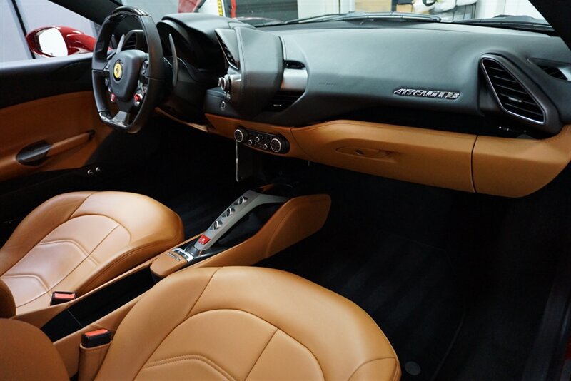 Used 2019 Ferrari 488 GTB RWD image 22