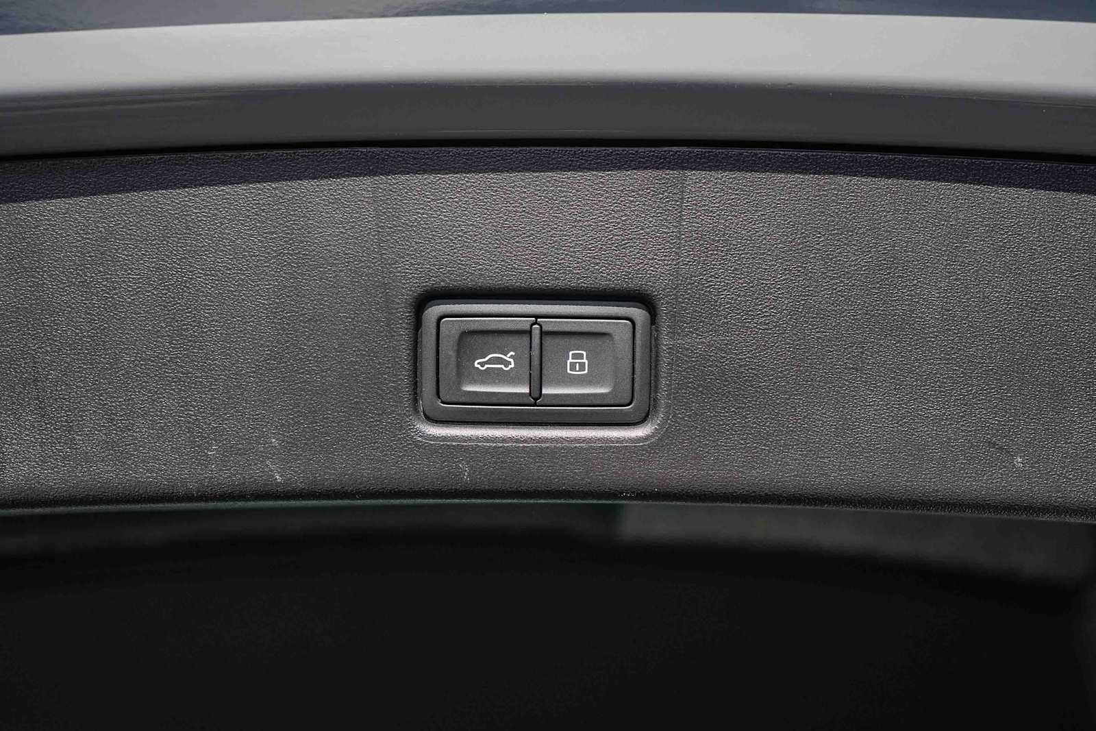 Used 2023 Audi Q4 e-tron Premium Plus w/ Premium Plus AWD/4WD image 40