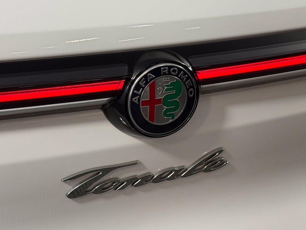 Used 2025 Alfa Romeo Tonale AWD/4WD image 11
