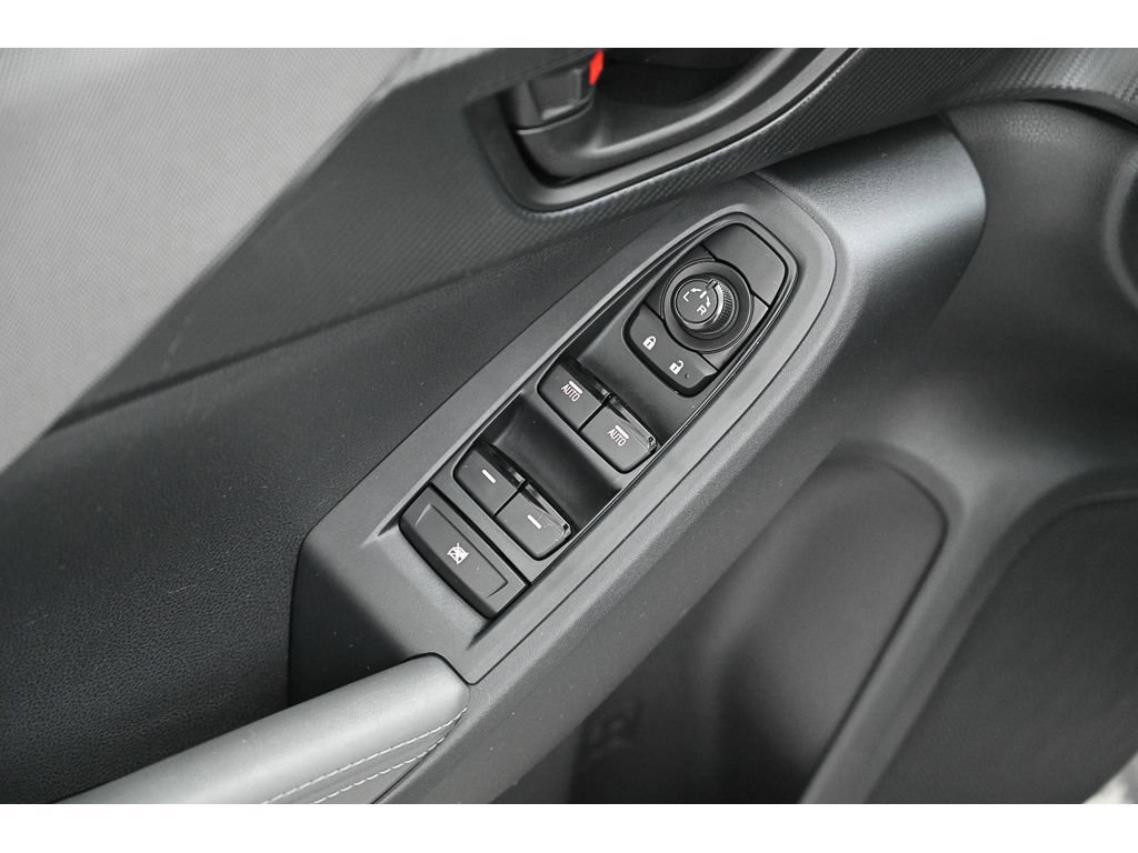 Used 2025 Subaru Crosstrek 2.0i Premium image 15