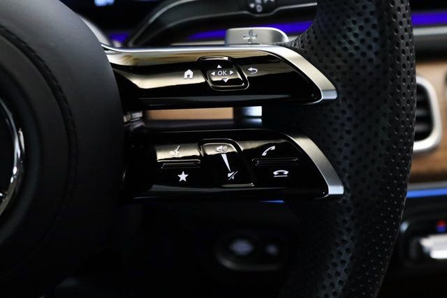 Used 2024 Mercedes-Benz GLS 580 4MATIC image 6