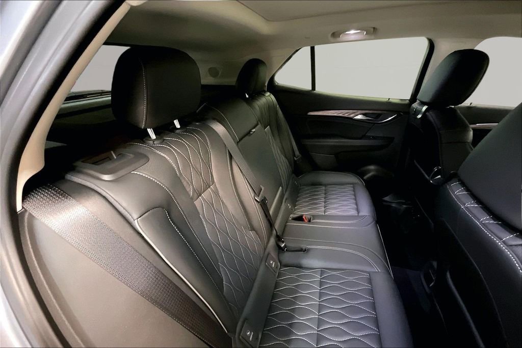 Used 2022 Buick Envision Avenir w/ Safety Package FWD image 26