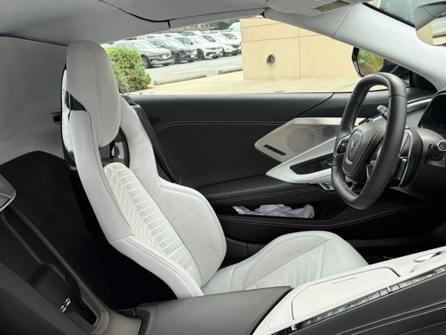 Used 2021 Chevrolet Corvette Stingray Premium Conv w/ Z51 Performance Package RWD image 41