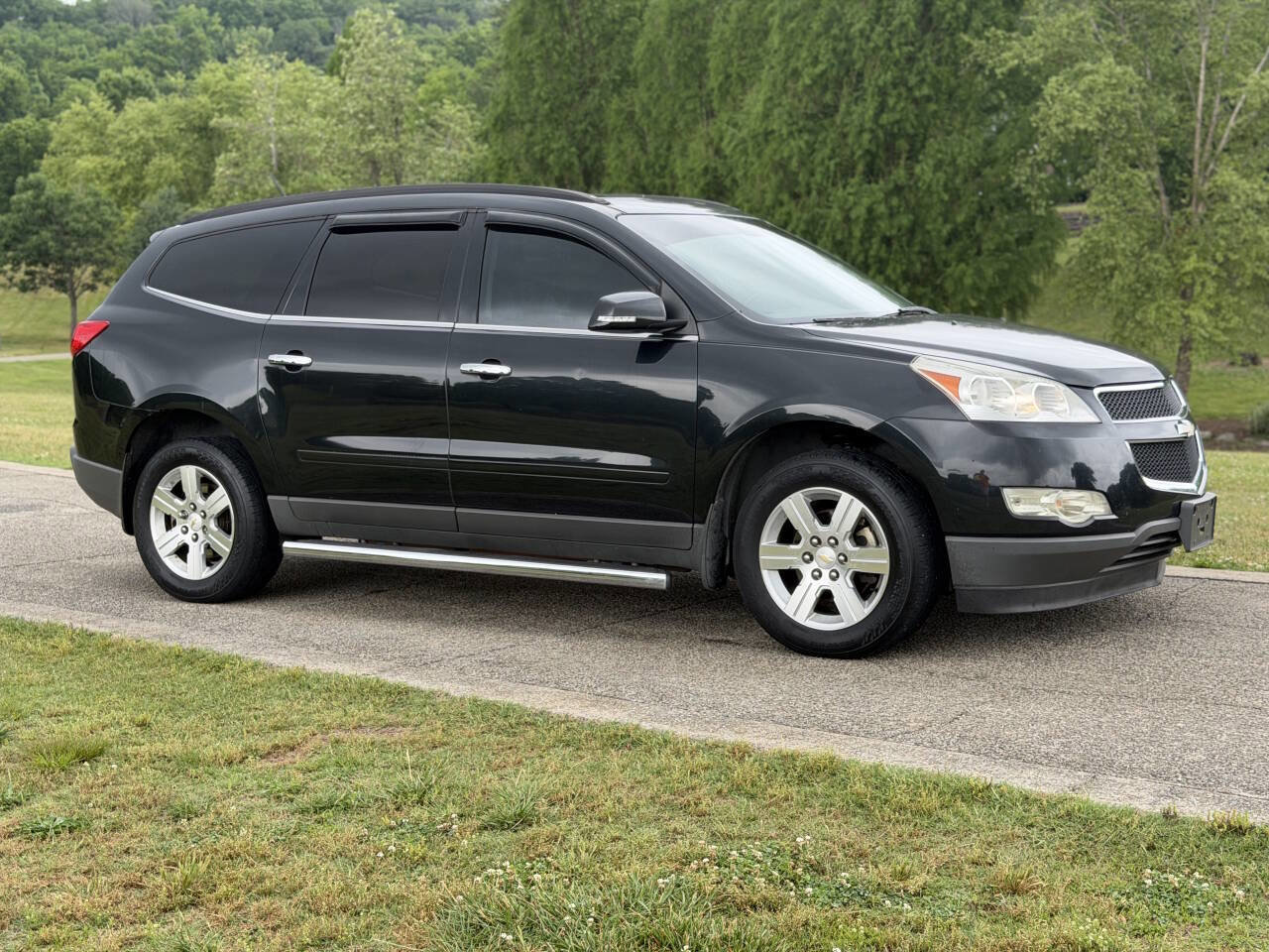Used 2012 Chevrolet Traverse LT FWD image 6