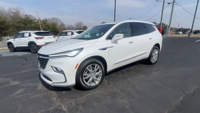 Used 2023 Buick Enclave Essence w/ Experience Buick Package image 4