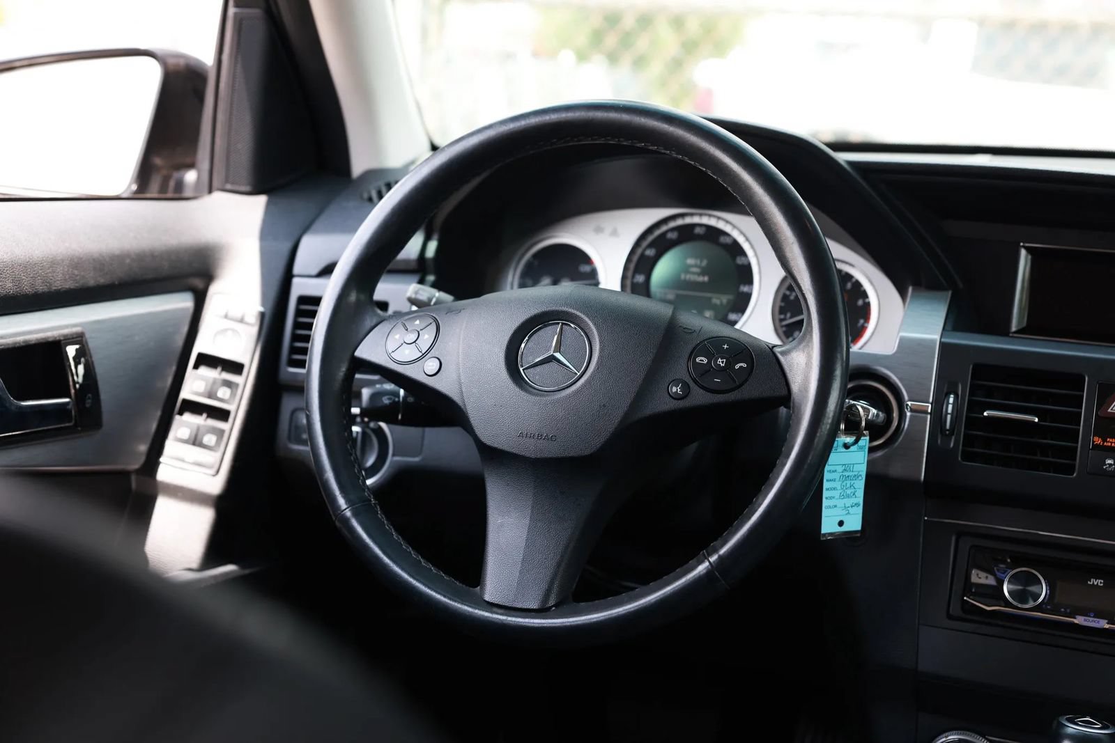 Used 2011 Mercedes-Benz GLK 350 2WD image 30