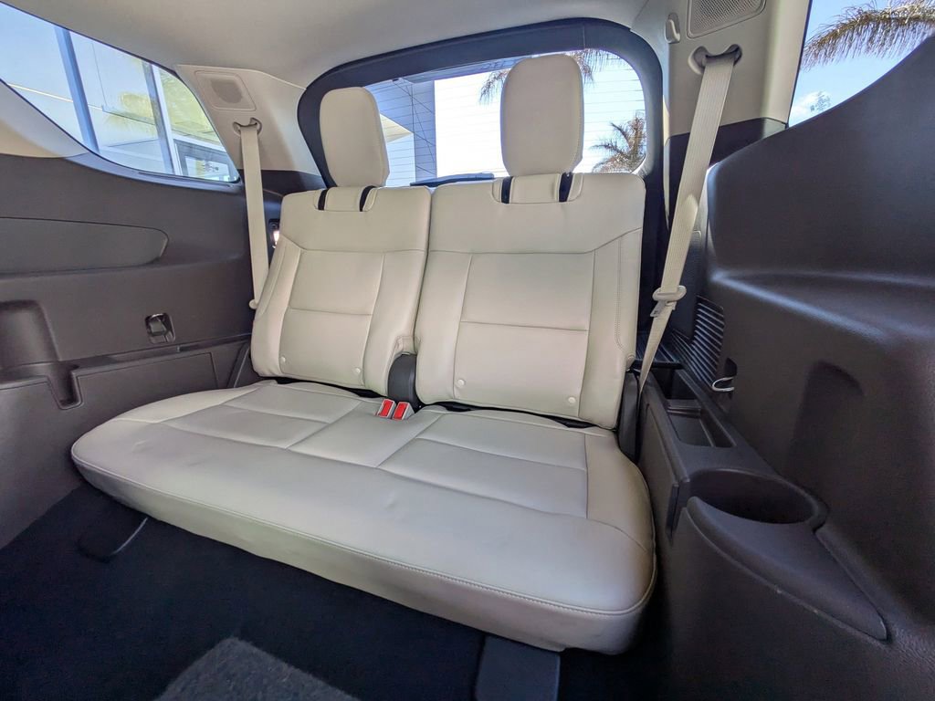 Used 2020 Ford Explorer Platinum w/ Premium Technology Package image 15