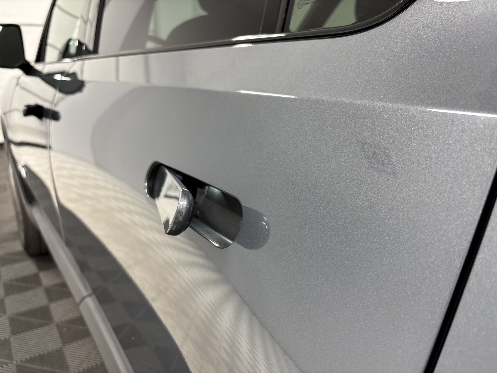Used 2025 Rivian R1S Adventure AWD/4WD image 36