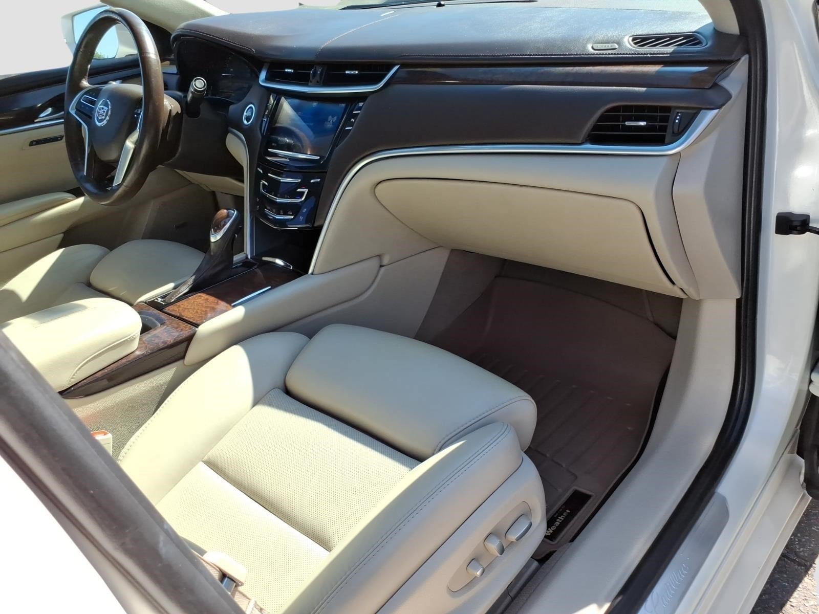Certified 2013 Cadillac XTS Luxury FWD image 9
