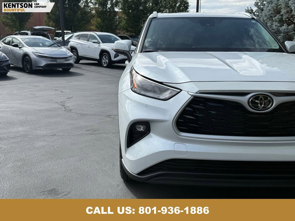 Used 2025 Toyota Highlander XLE image 13