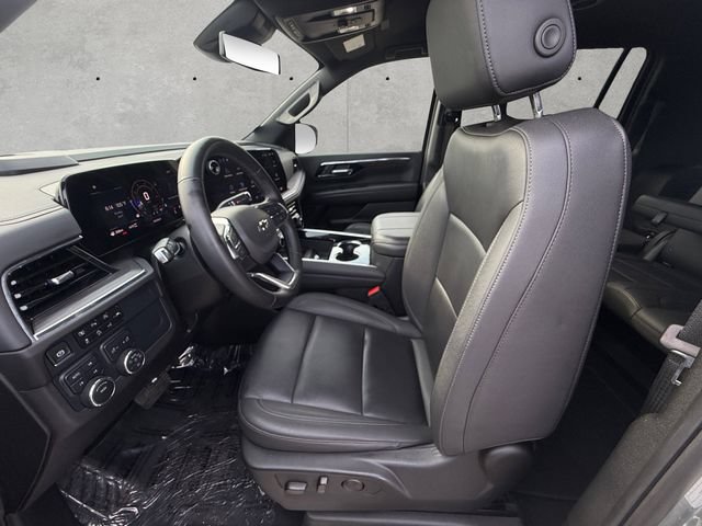 Used 2025 Chevrolet Suburban Z71 AWD/4WD image 19