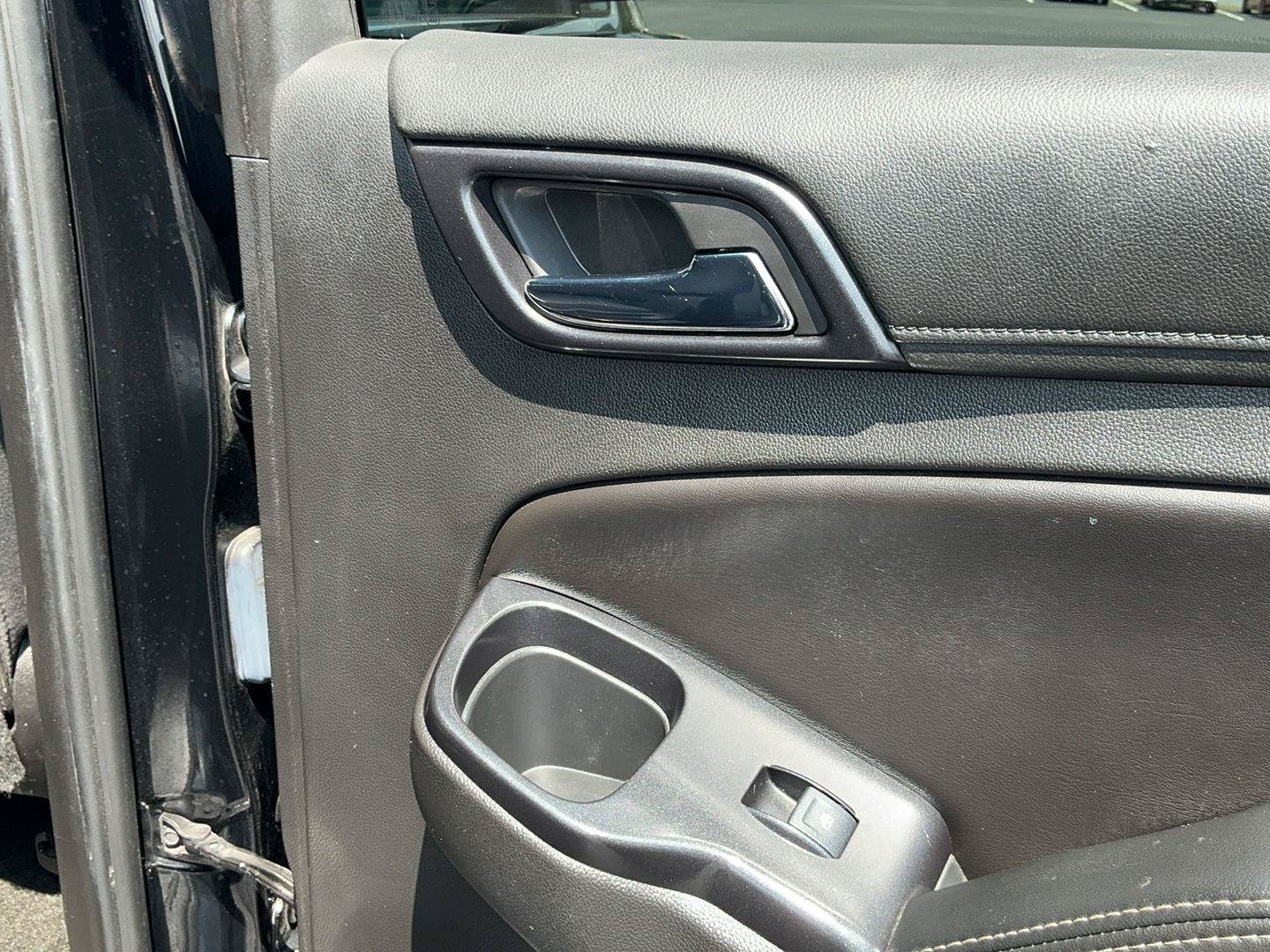 Used 2018 Chevrolet Tahoe LS AWD/4WD image 32