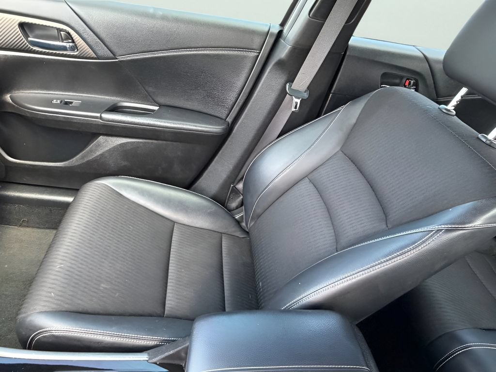Used 2017 Honda Accord Sport image 28