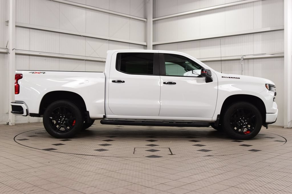 Used 2024 Chevrolet Silverado 1500 RST w/ Redline Edition AWD/4WD image 9