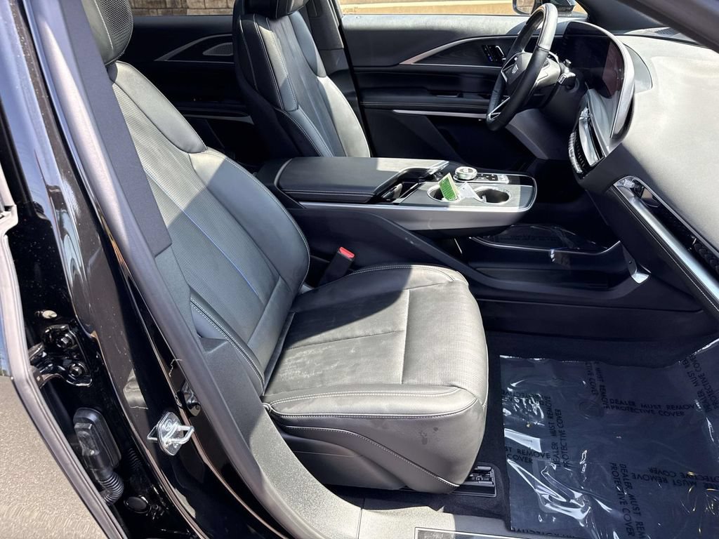 Certified 2025 Cadillac Lyriq Luxury w/ LPO, Floor Liner Package AWD/4WD image 7