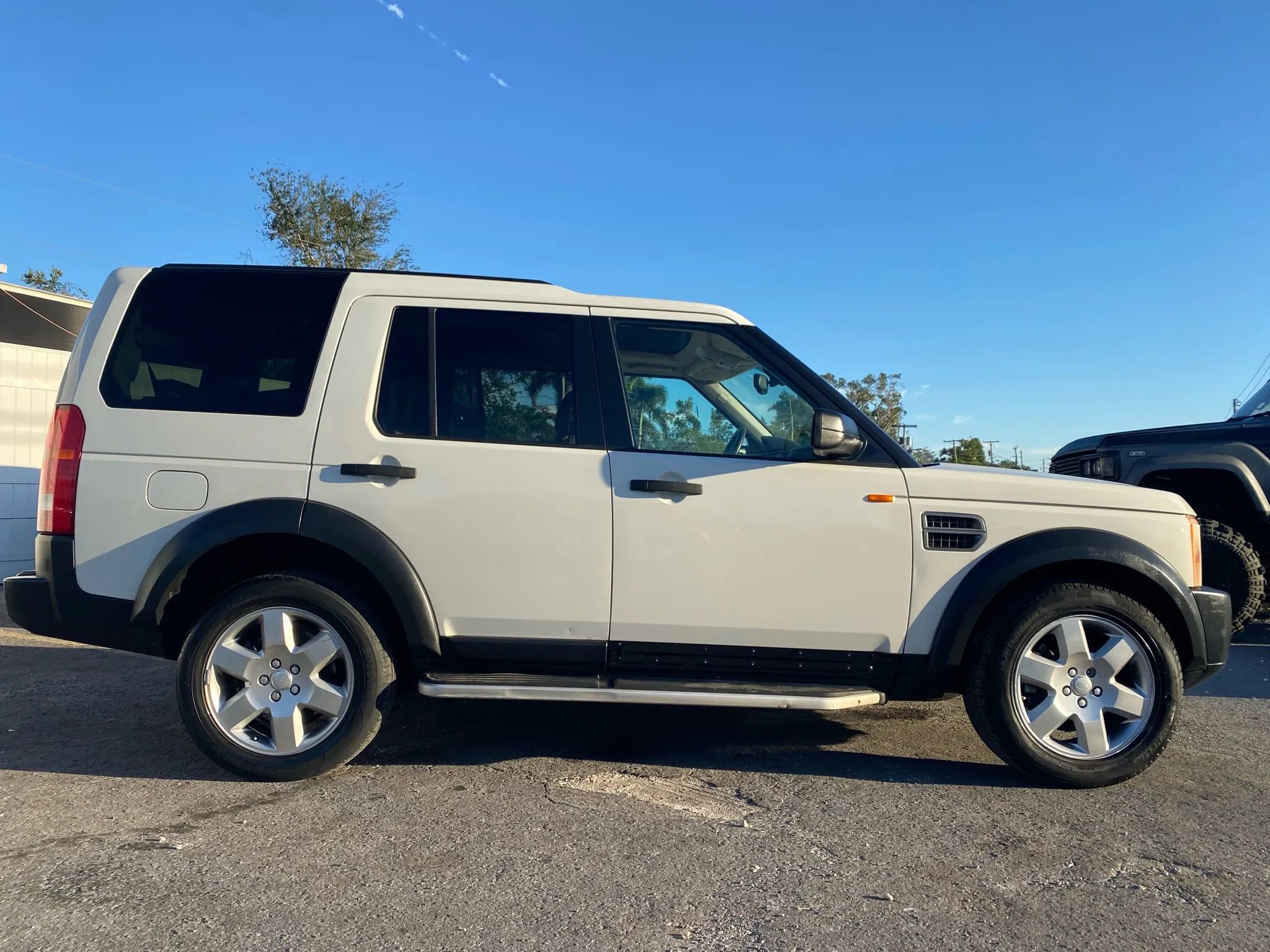 Used 2005 Land Rover LR3 SE image 2