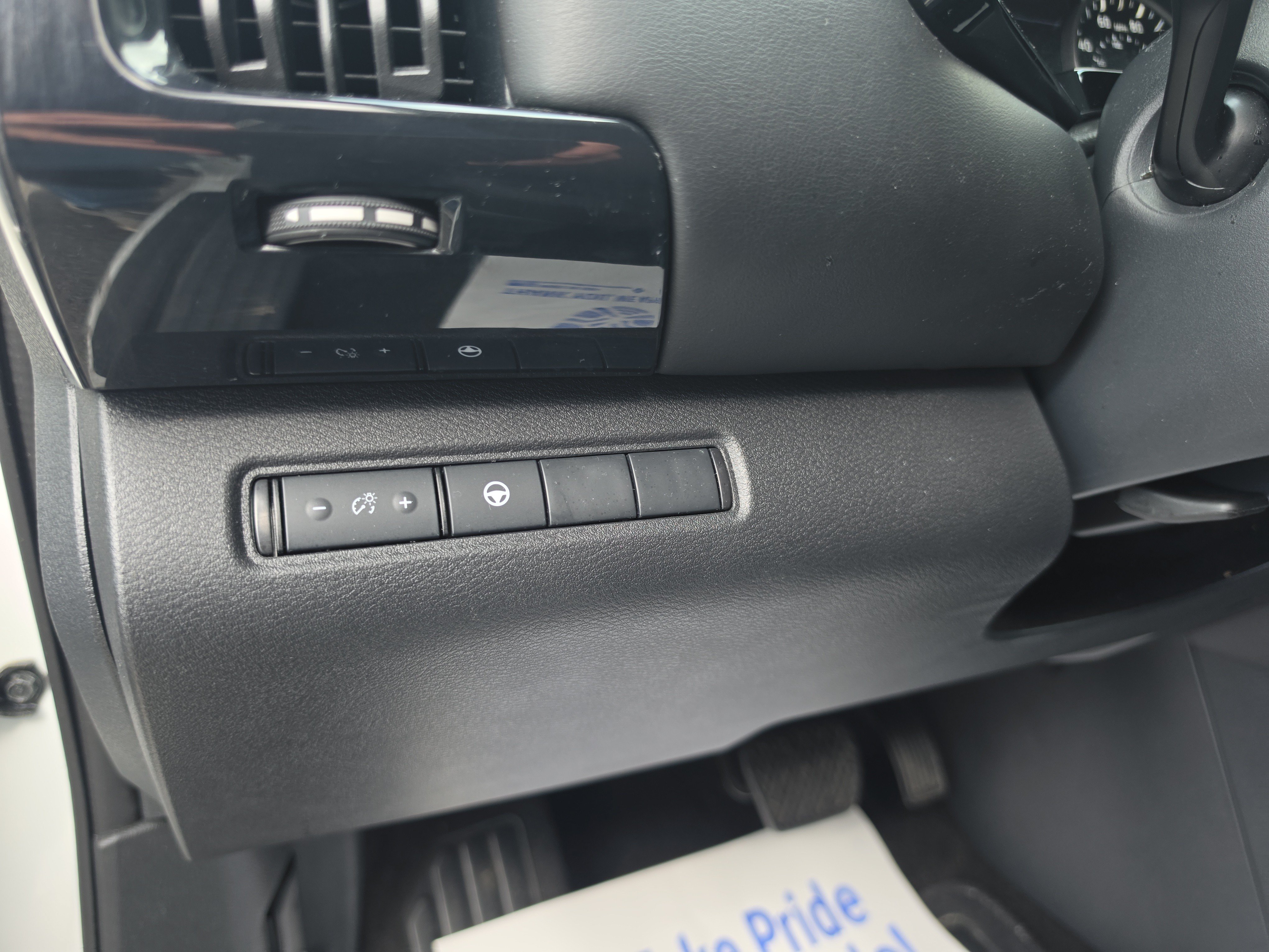 Used 2024 Nissan Pathfinder SV AWD/4WD image 20