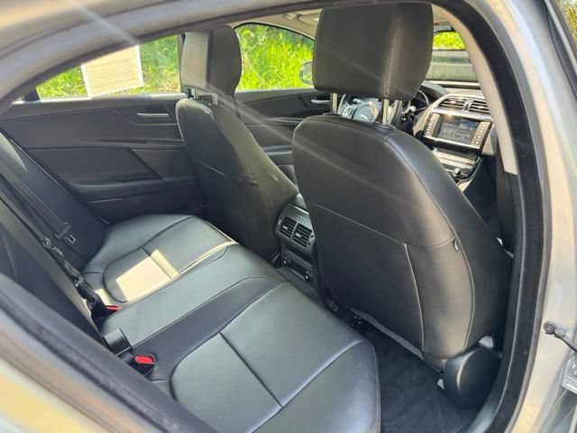 Used 2018 Jaguar XE Premium AWD/4WD image 16
