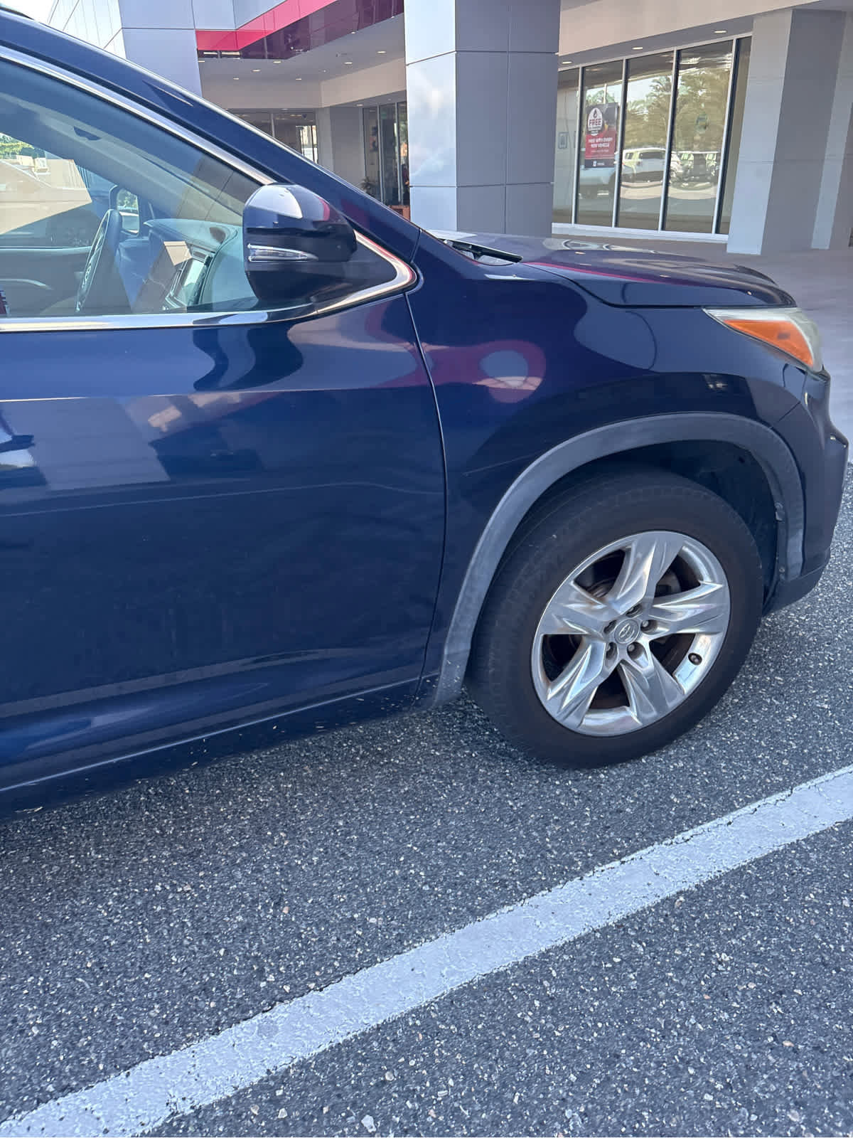 Used 2015 Toyota Highlander Limited FWD image 10