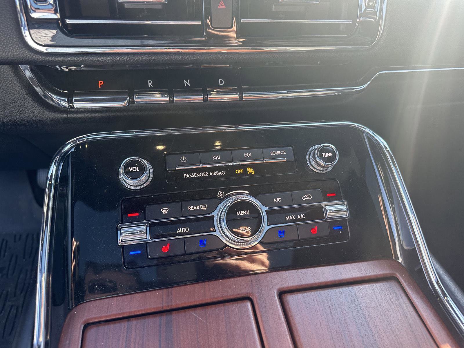 Used 2020 Lincoln Navigator Reserve w/ Equipment Group 208A Reserve image 14