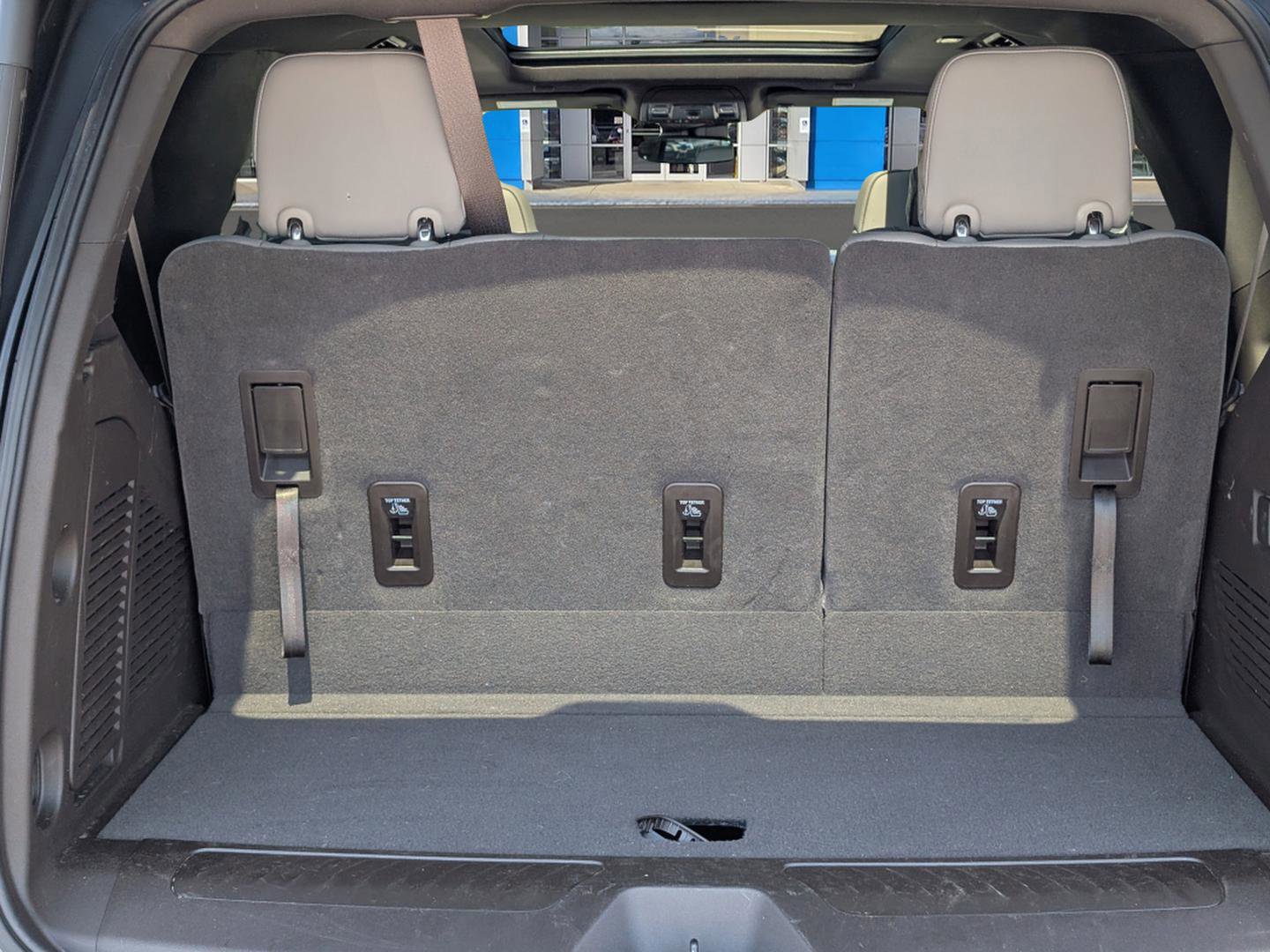 Used 2023 GMC Yukon SLT RWD image 10