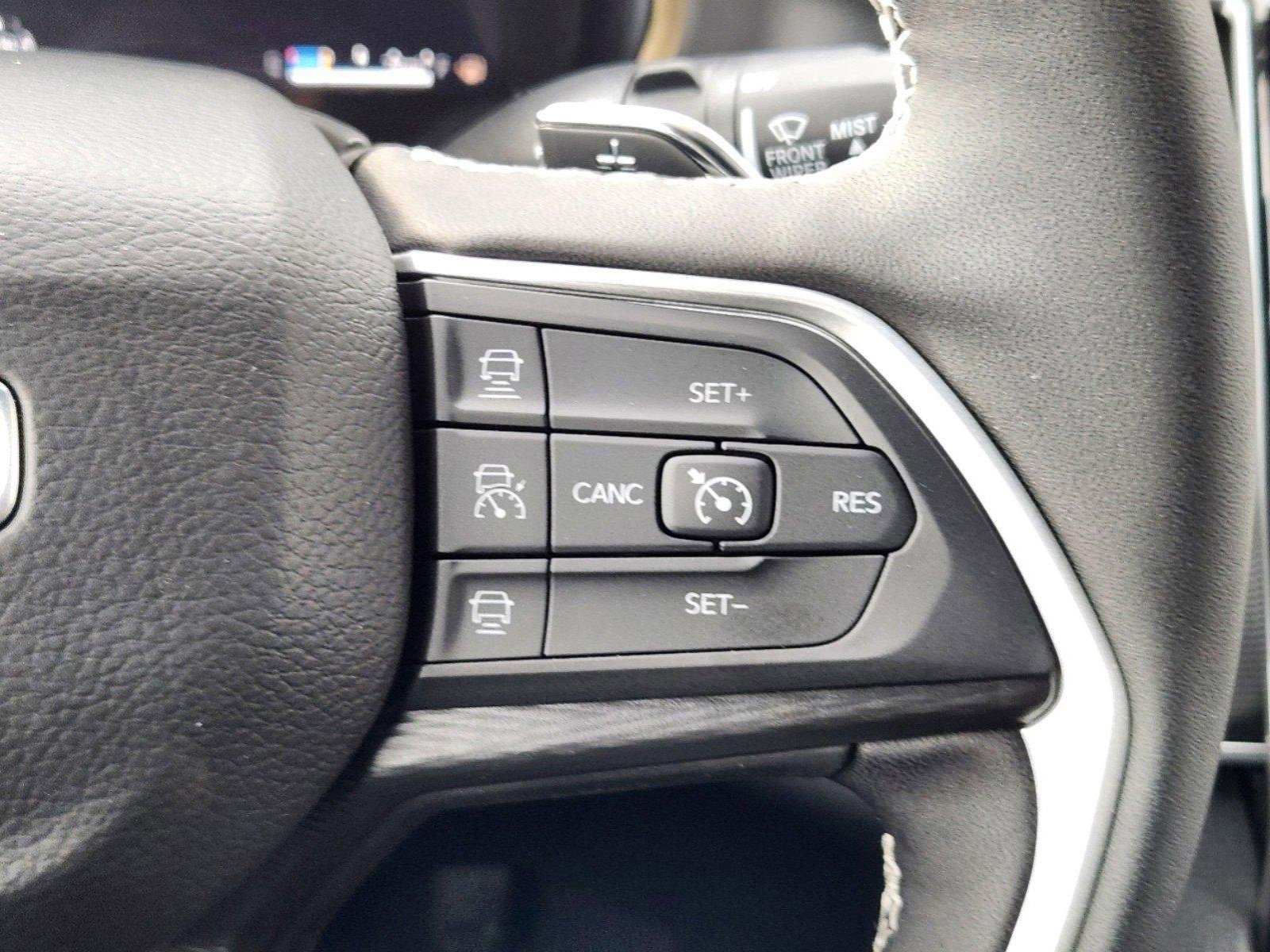 New 2025 Jeep Grand Cherokee Altitude image 24