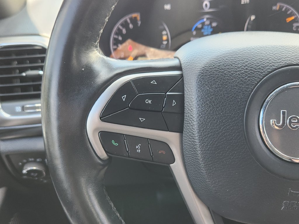 Used 2020 Jeep Grand Cherokee Altitude AWD/4WD image 27
