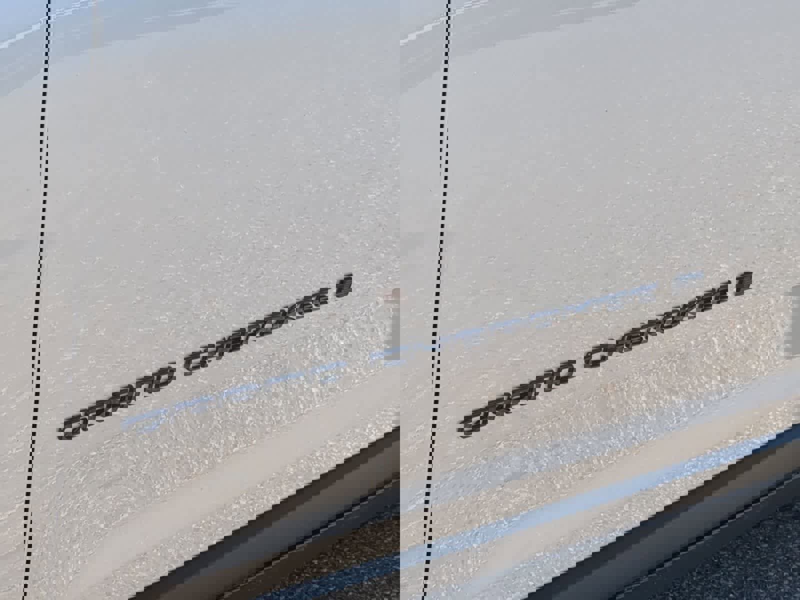 Used 2023 Jeep Grand Cherokee Altitude image 13