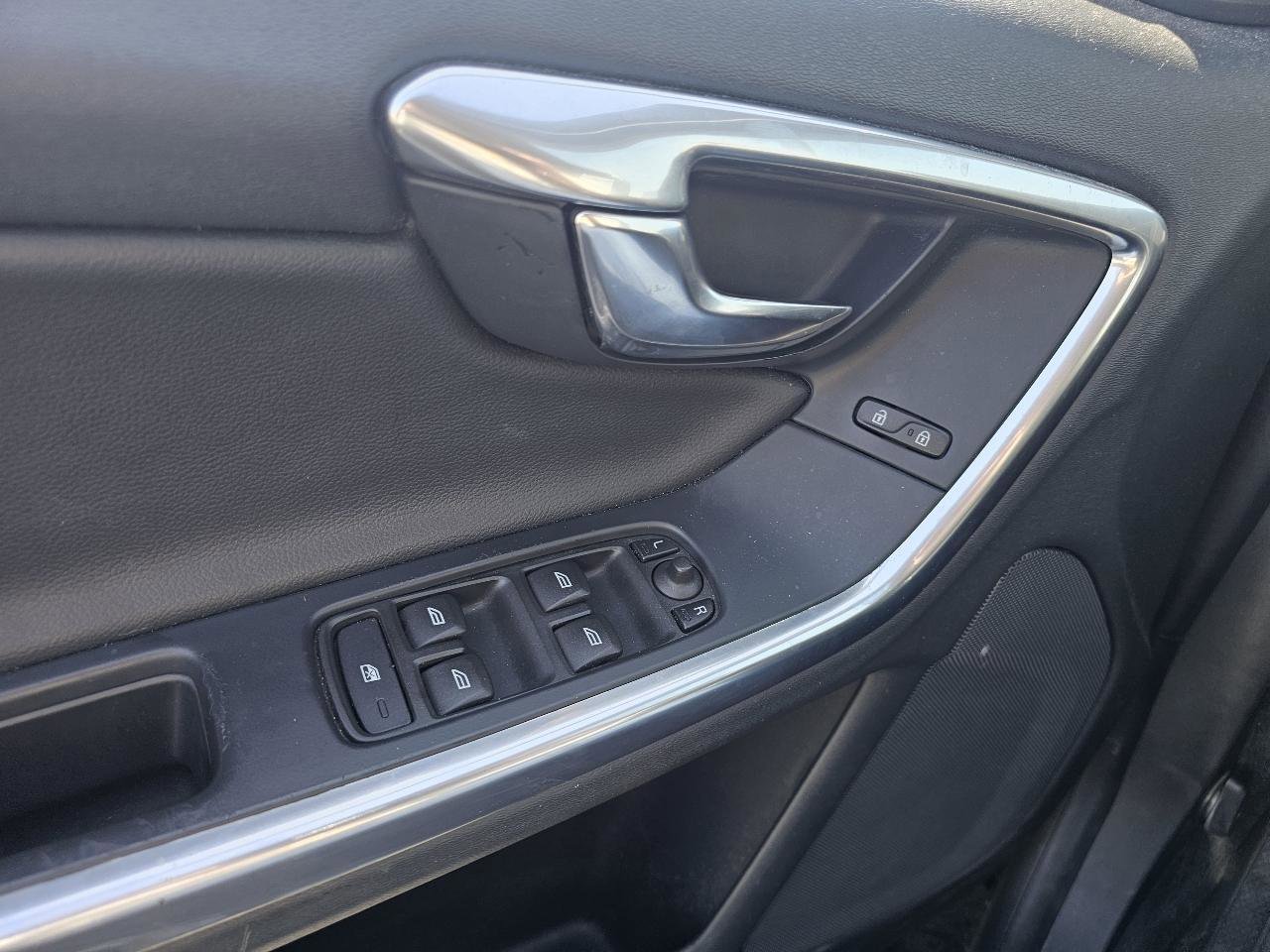 Used 2015 Volvo S60 T5 Premier image 15