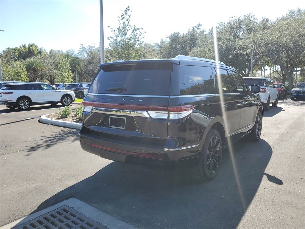 Certified 2024 Lincoln Navigator Reserve w/ Monochromatic Package image 4