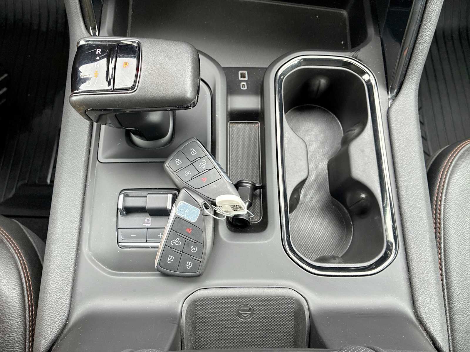 Certified 2022 GMC Sierra 1500 AT4 w/ Technology Package image 17