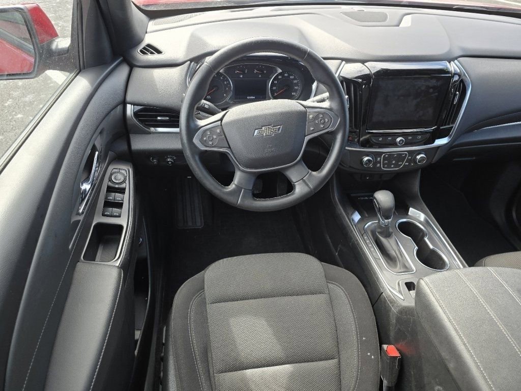 Used 2023 Chevrolet Traverse LT w/ Midnight/Sport Edition image 19