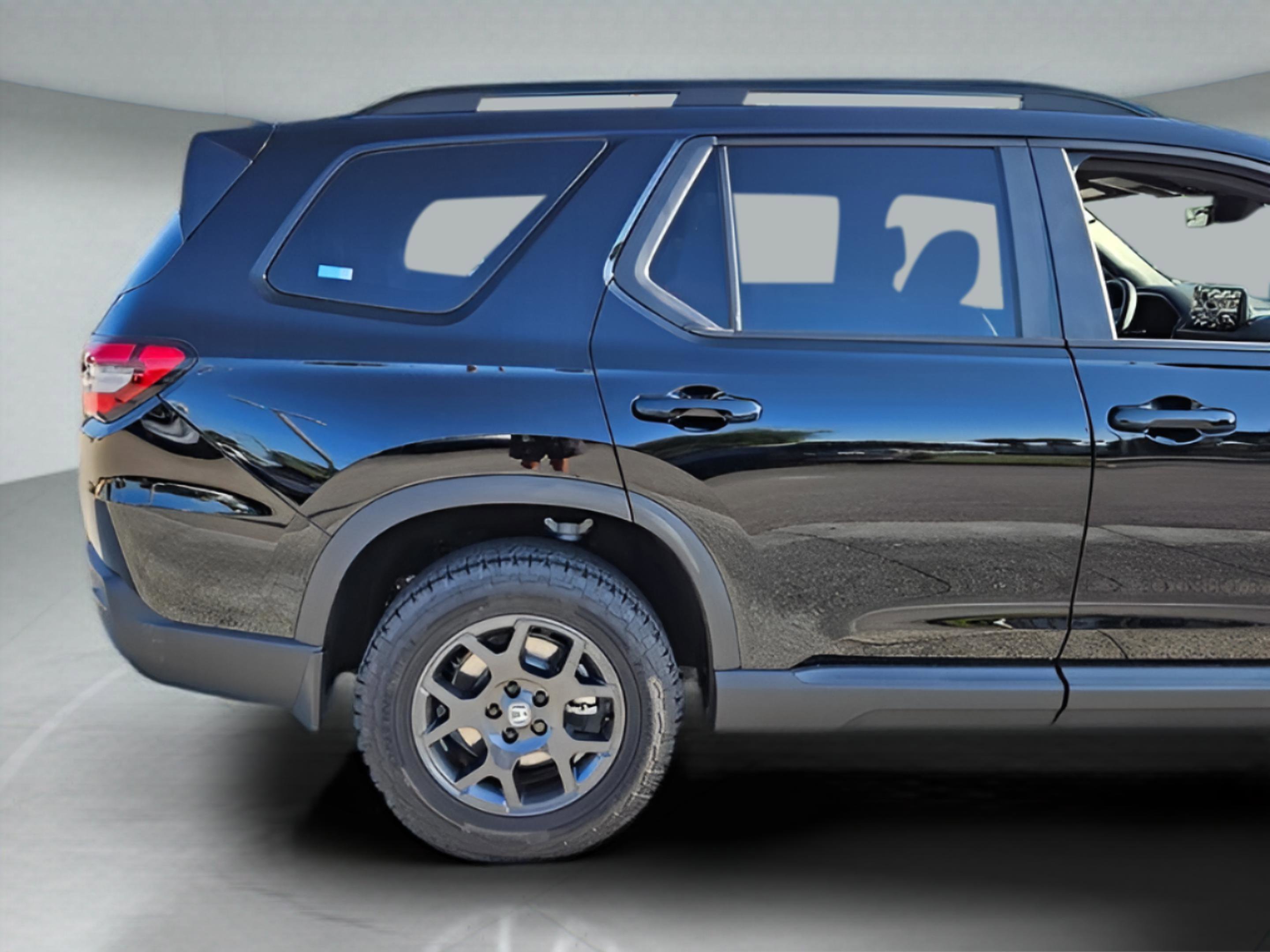 New 2025 Honda Pilot TrailSport image 35