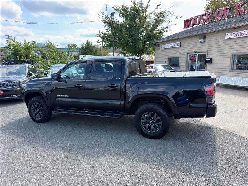 Used 2023 Toyota Tacoma SR5 AWD/4WD image 2
