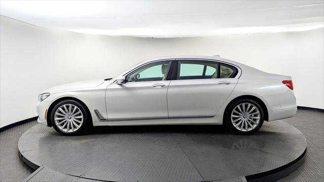 Used 2019 BMW 740i w/ Executive Package RWD image 3