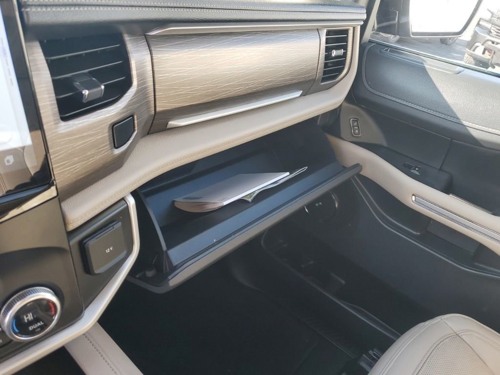 Used 2024 Ford Expedition Max Limited image 23