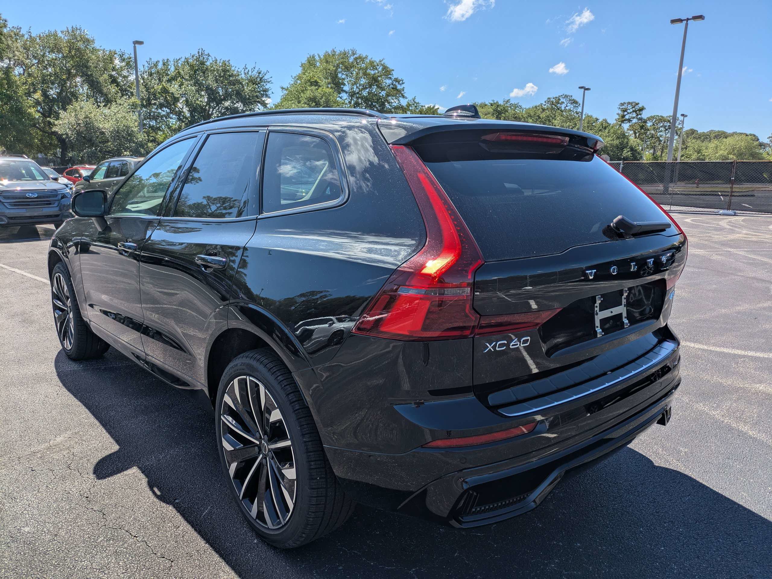 New 2026 Volvo XC60 B5 Ultra w/ Protection Package Premier AWD/4WD image 6
