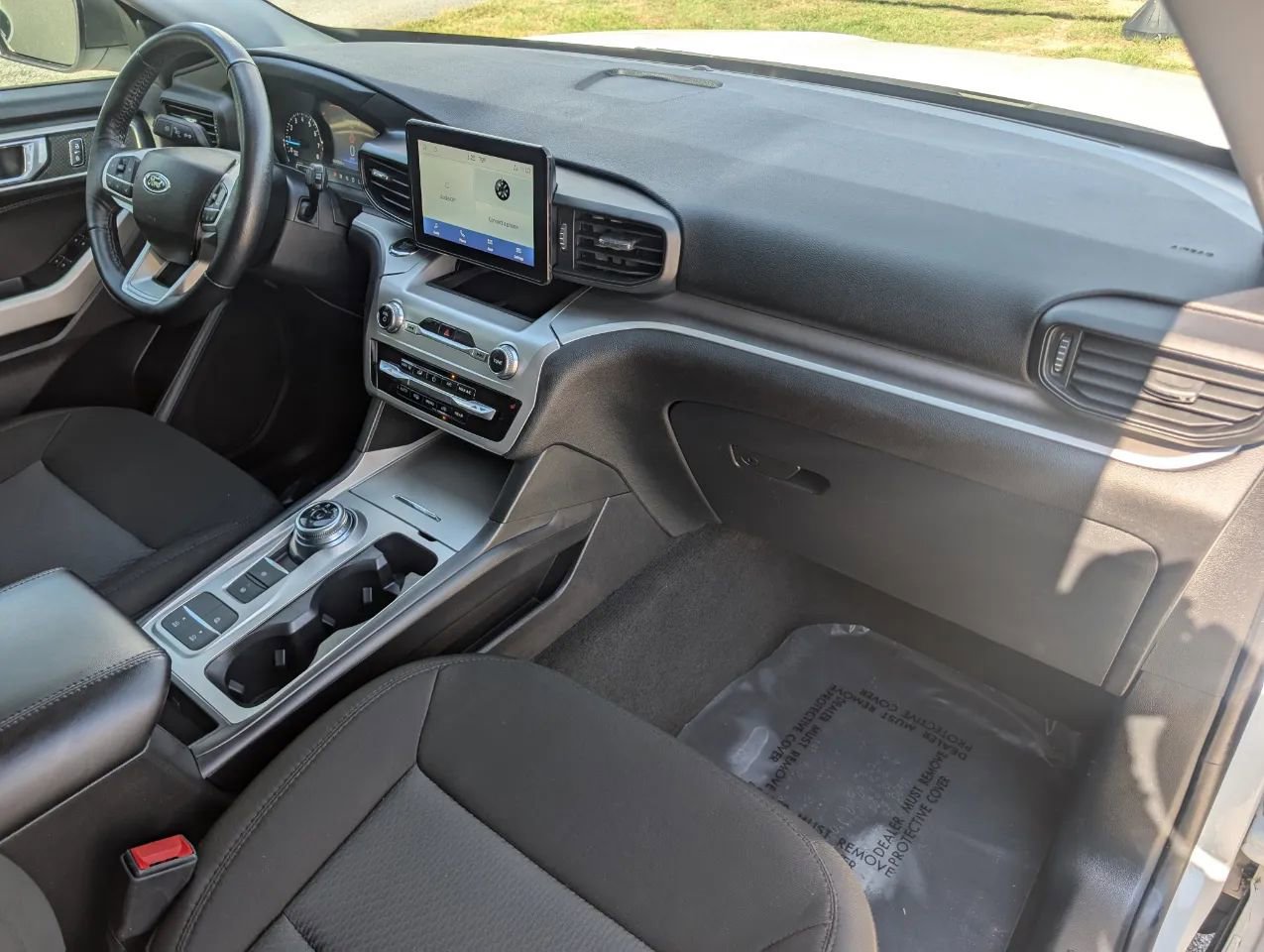 Used 2022 Ford Explorer XLT image 38