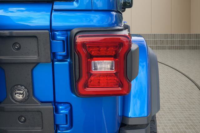 New 2025 Jeep Wrangler Unlimited Rubicon 392 image 13