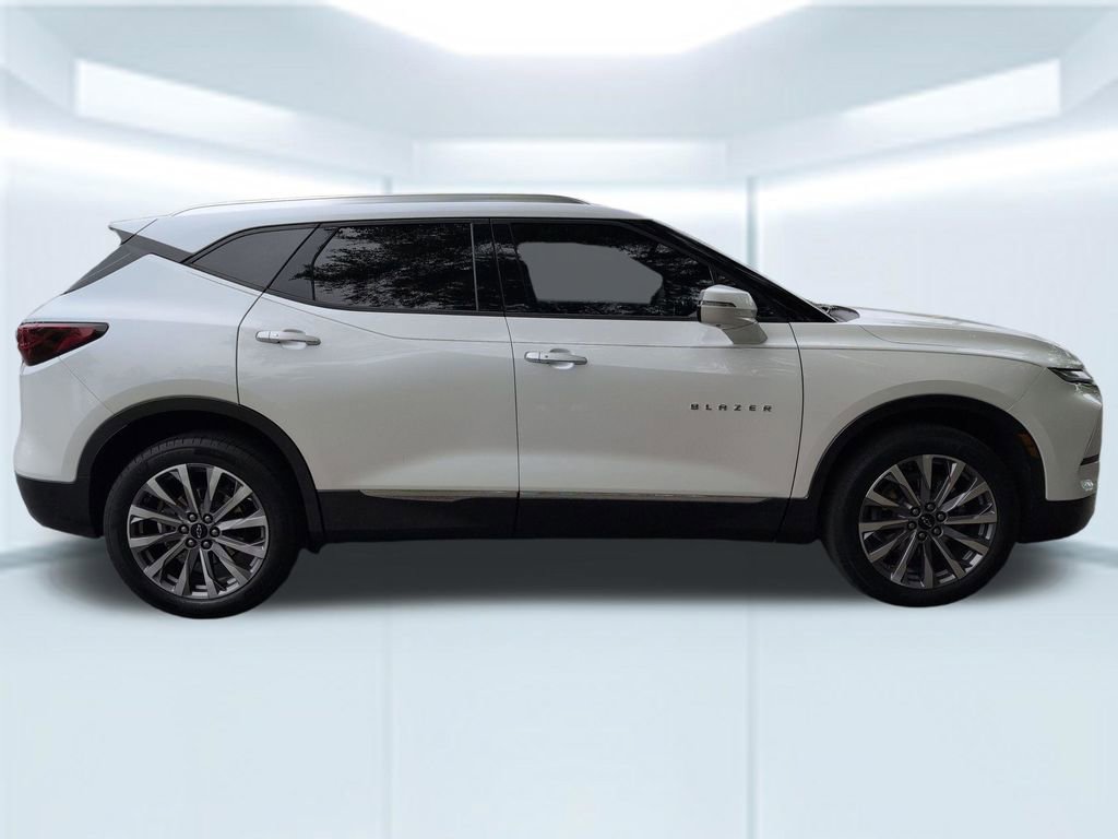 Used 2023 Chevrolet Blazer Premier w/ Driver Confidence II Package FWD image 7