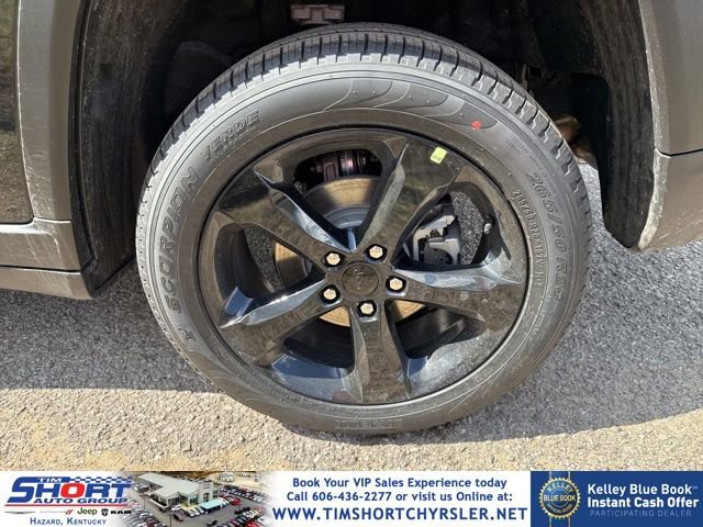 New 2026 Jeep Grand Cherokee Limited w/ Limited Altitude Package AWD/4WD image 10