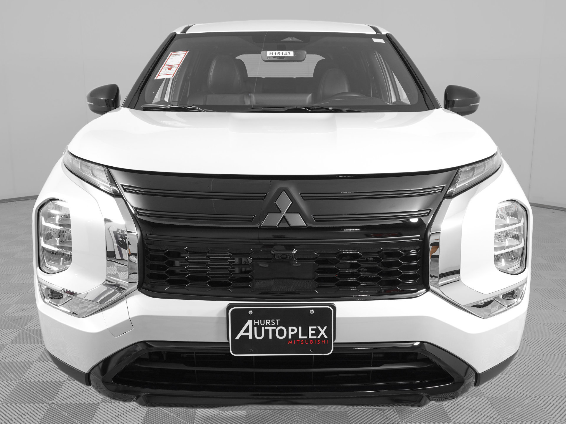 New 2026 Mitsubishi Outlander LE FWD image 3