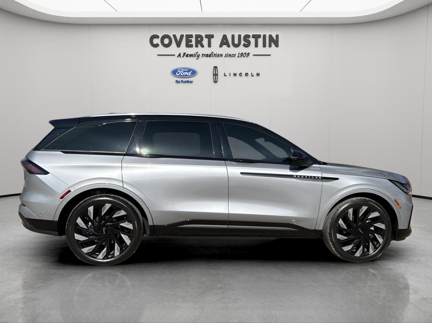 Certified 2024 Lincoln Nautilus Reserve w/ Equipment Group 202A image 6