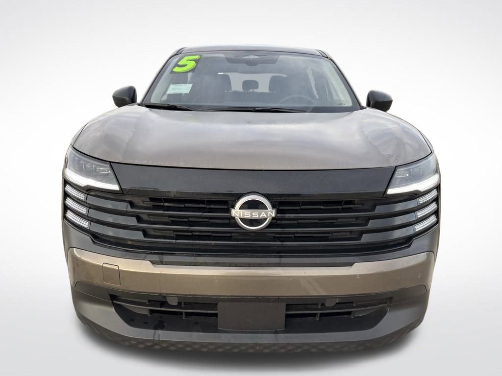 Used 2025 Nissan Kicks S image 2