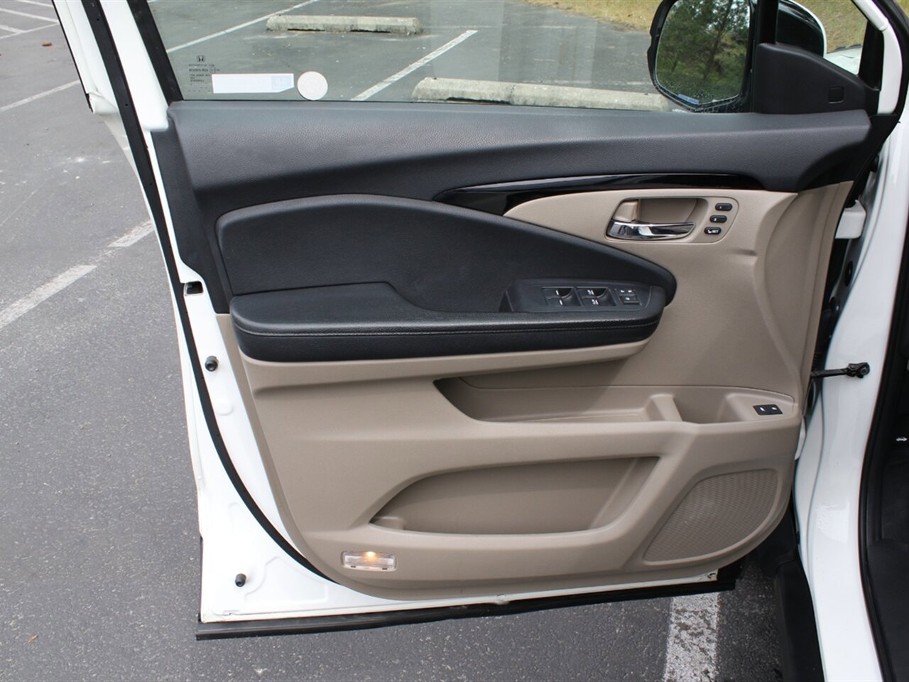 Used 2018 Honda Pilot Elite image 18