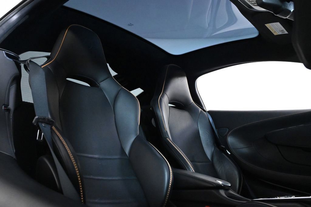 Used 2023 McLaren GT RWD image 14