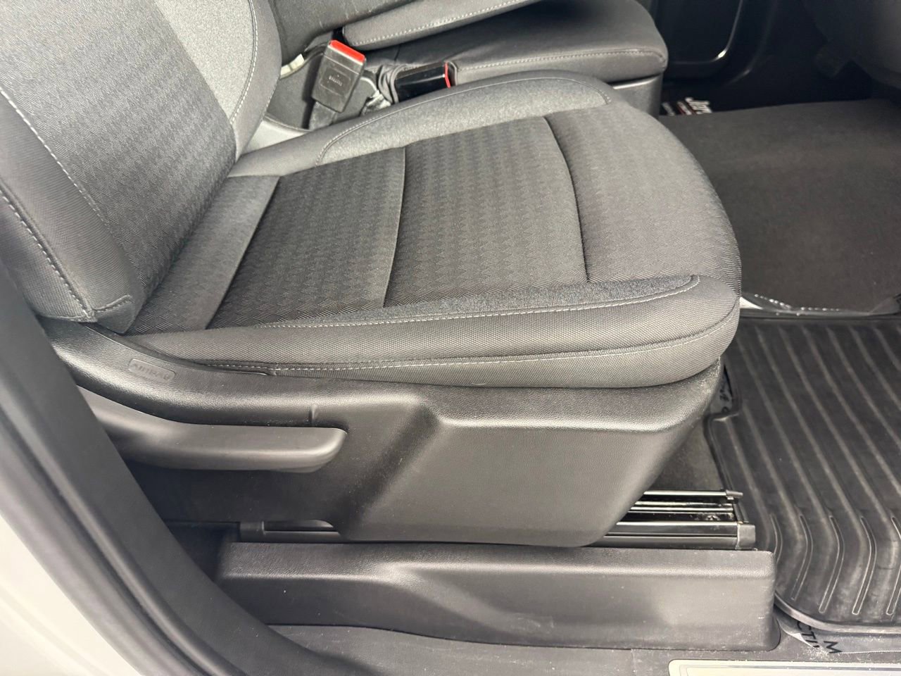 Used 2023 Chevrolet Silverado 1500 LT image 32