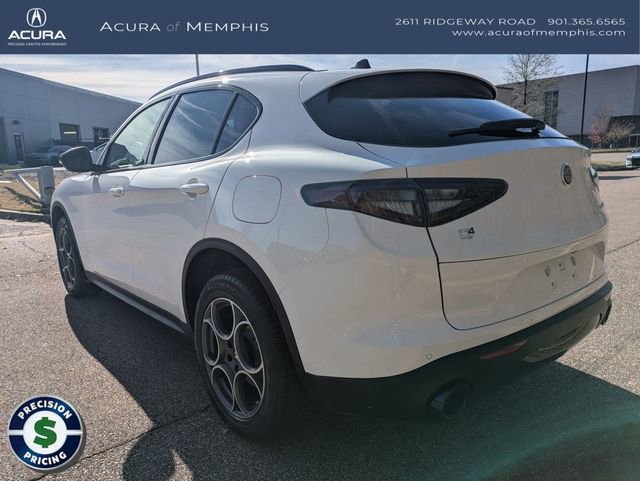 Used 2025 Alfa Romeo Stelvio Sprint w/ Convenience Package AWD/4WD image 4