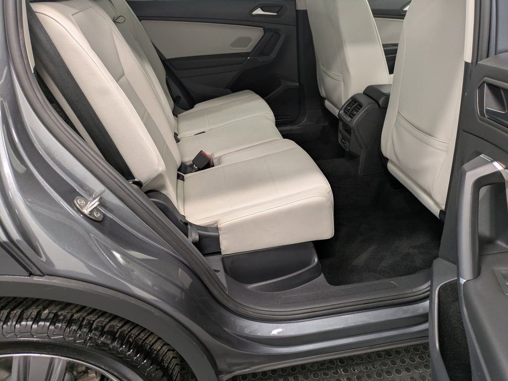 Used 2020 Volkswagen Tiguan SEL image 28